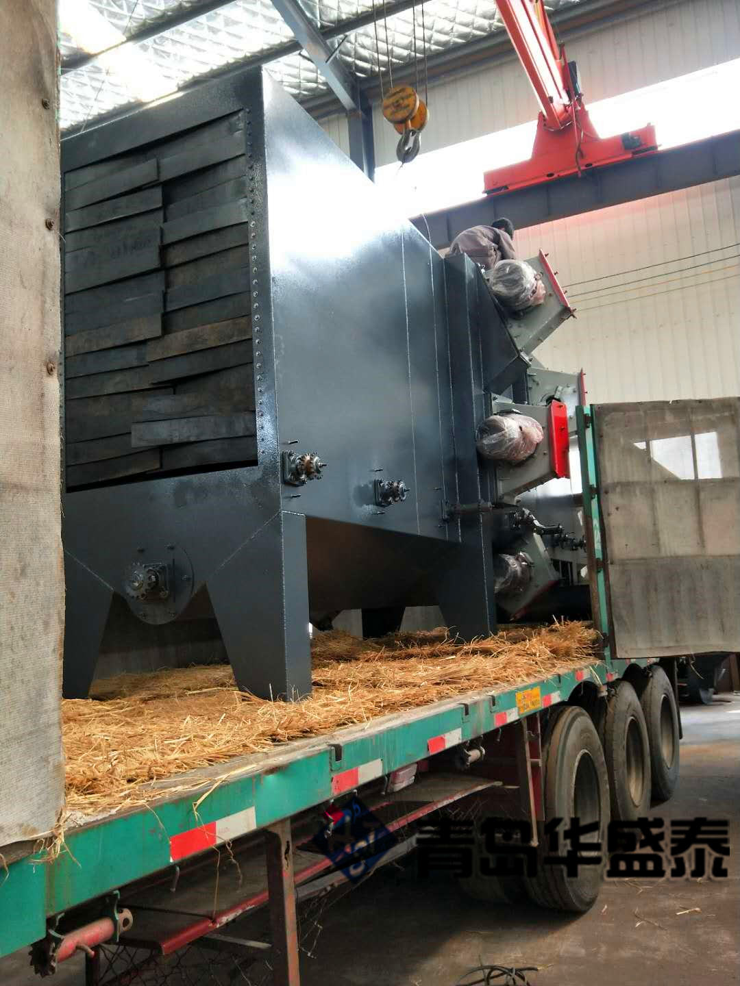 發往陜西榆林6910軌道通過式拋丸機發貨現場