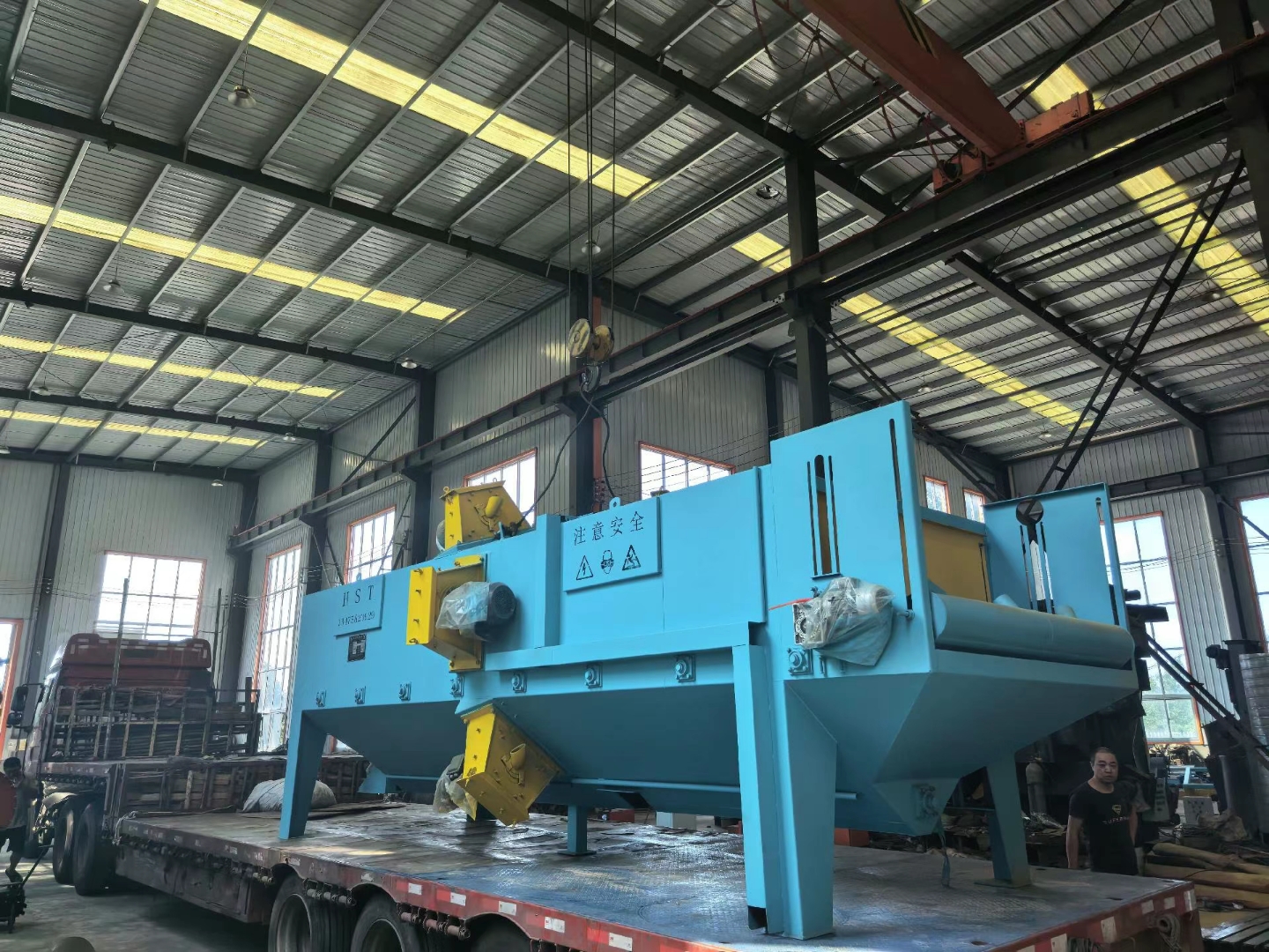 鋼板拋丸機_角鋼拋丸清理機_拋丸機清理機