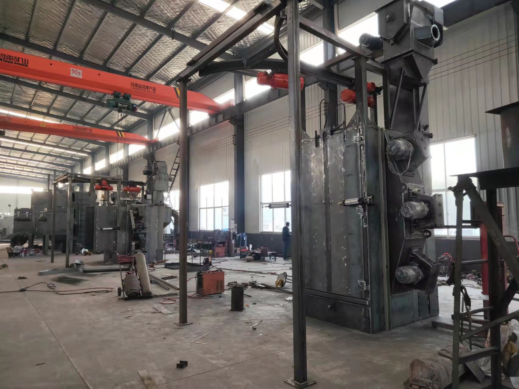 鏈式懸掛輸送機_懸掛式鏈條輸送機工作原理_懸鏈連續式打砂機